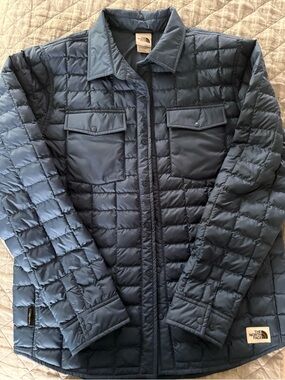 The North Face Men’s Quilted Puffer Shirt Jacket - Navy